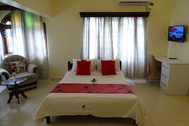 Room 8 of 104