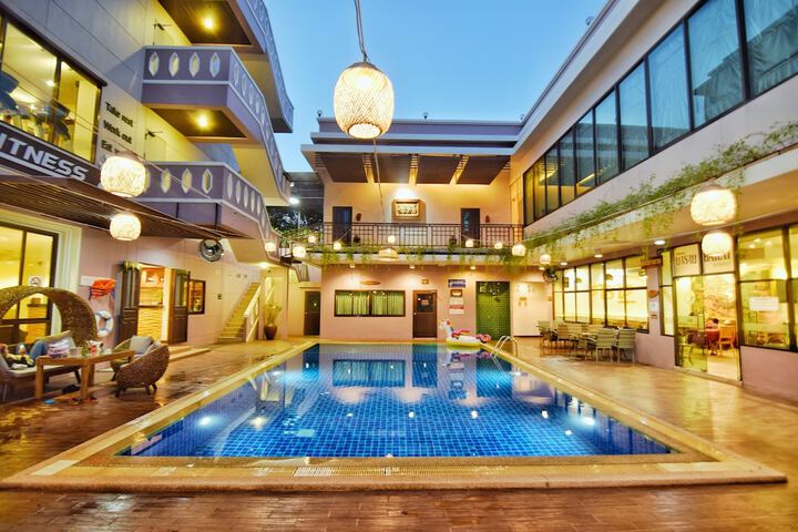 Pool 96 of 183