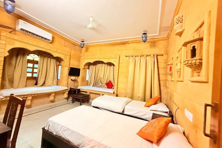 Room 25 of 54