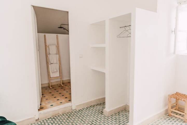 Room 90 of 155