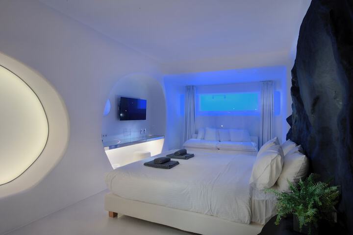 Room 43 of 115