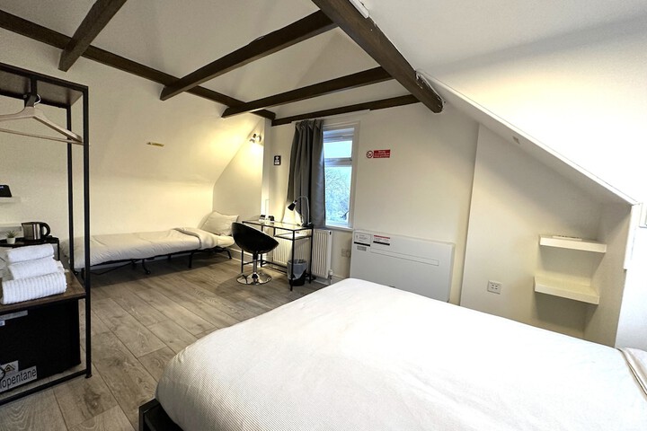 Room 8 of 36