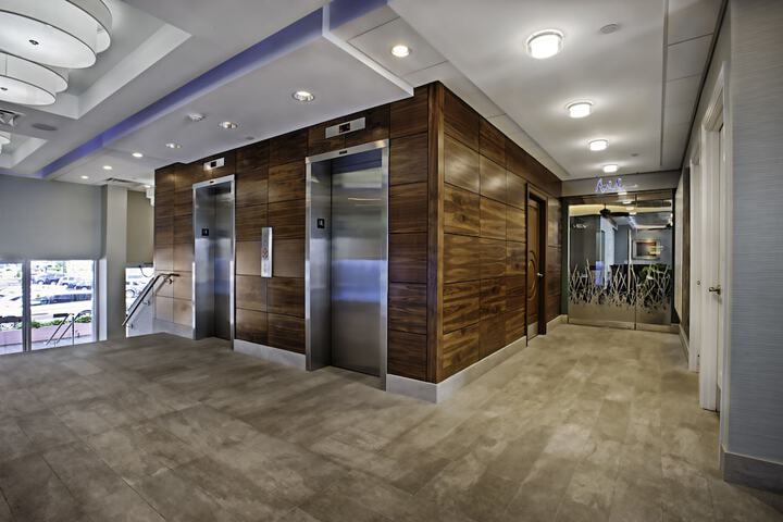 Ballroom/Hall 49 of 64