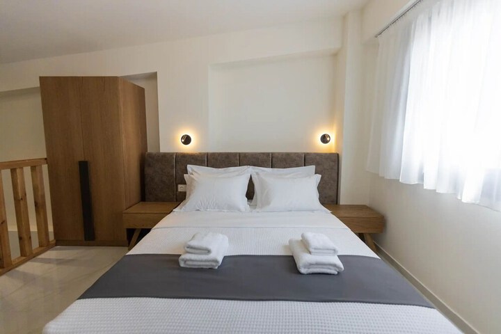 Room 13 of 82