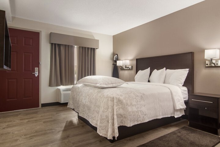 Deluxe 2 Queen Beds (2 of 18)