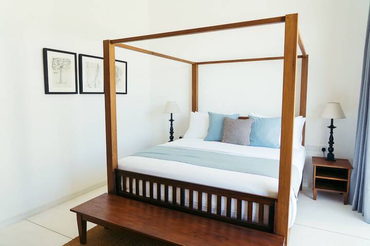 Room 3 of 18