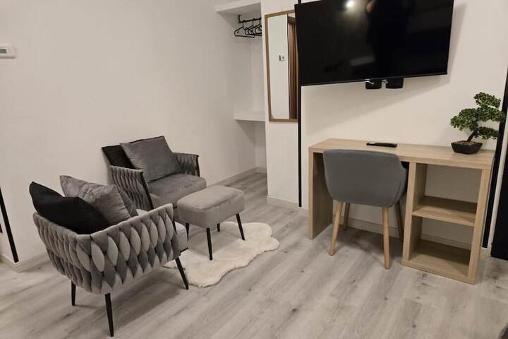 Room 19 of 29