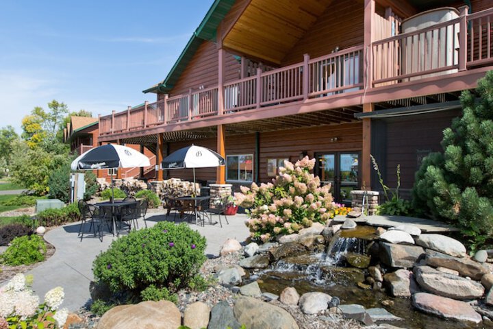 Hotel Exterior 53 of 67