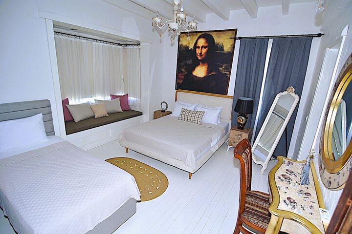 Room 22 of 98