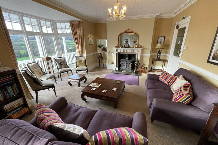 Lounge 57 of 75