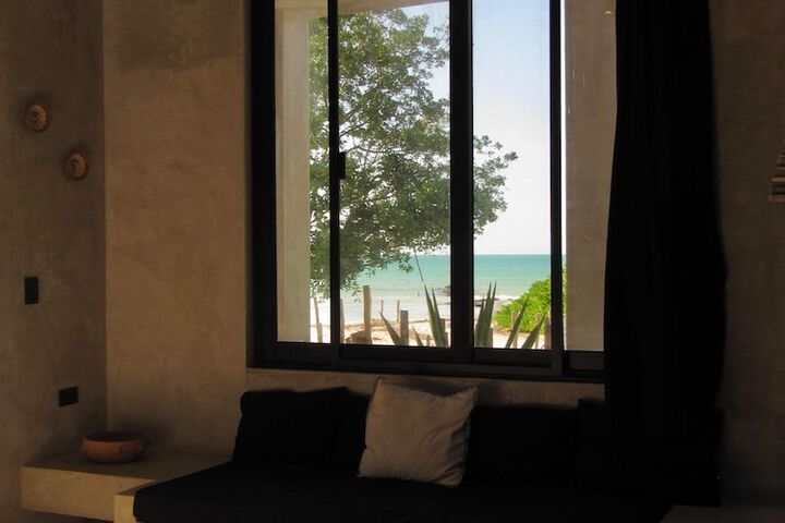 Room 28 of 60