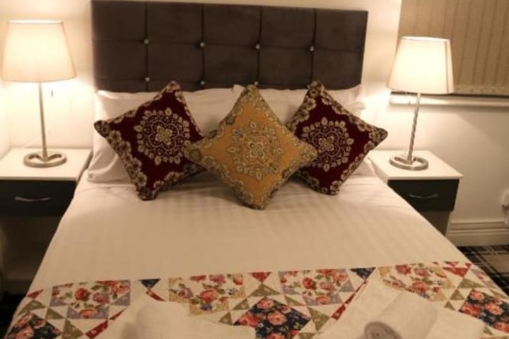 Room 5 of 20