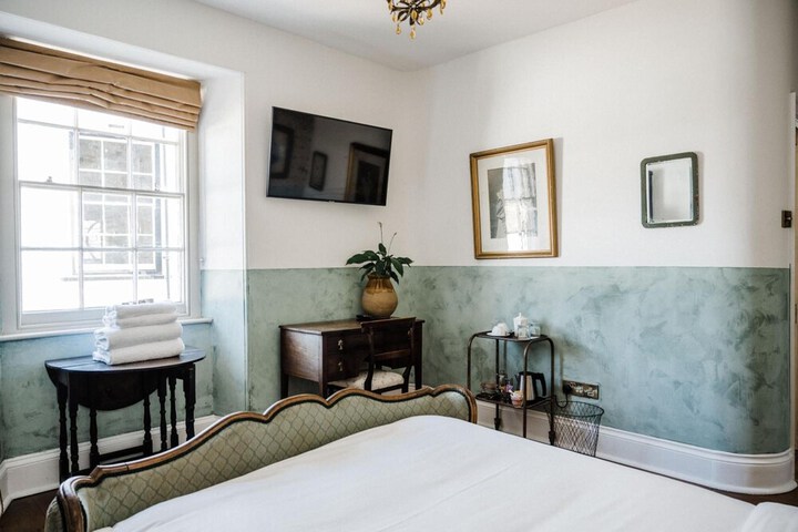 Room 21 of 50