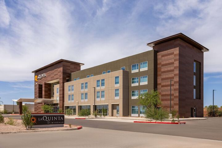 Image of La Quinta Inn & Suites by Wyndham Phoenix West / Glendale