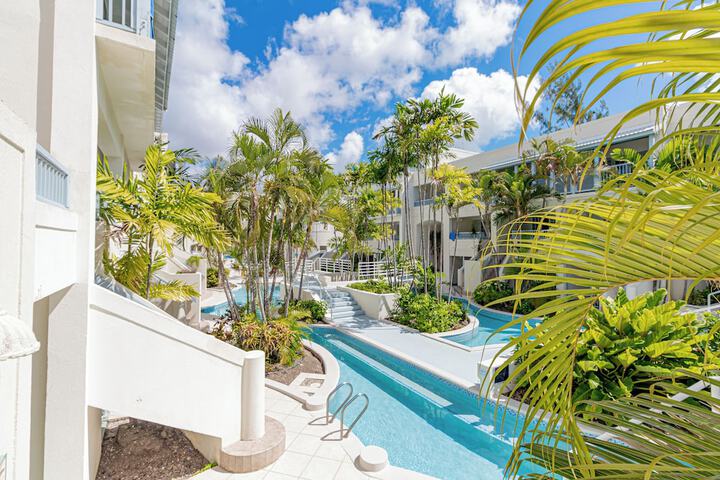 Hotel with Pool