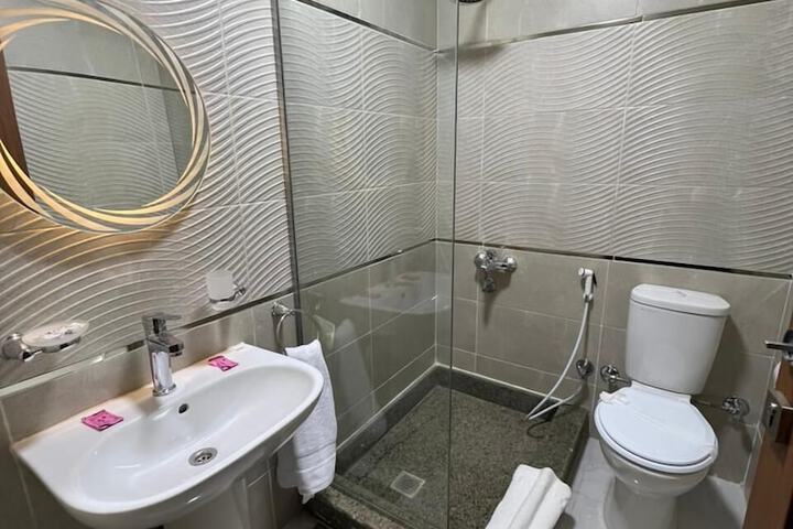 Room 15 of 15