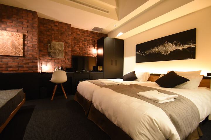 Room 72 of 107