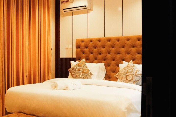Room 11 of 39