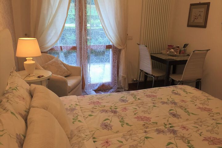 Room 4 of 55