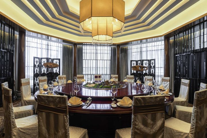 Dining 60 of 105