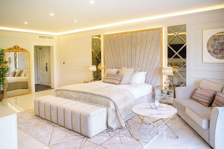 Room 15 of 25