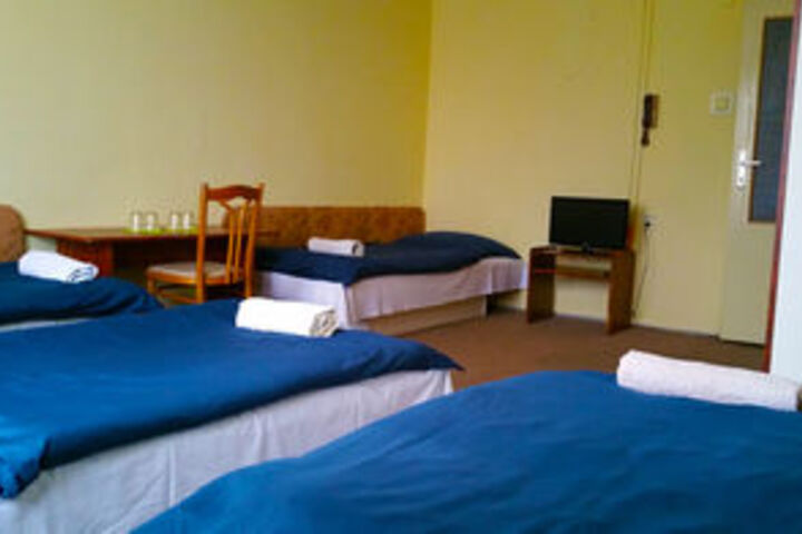 Room 5 of 10