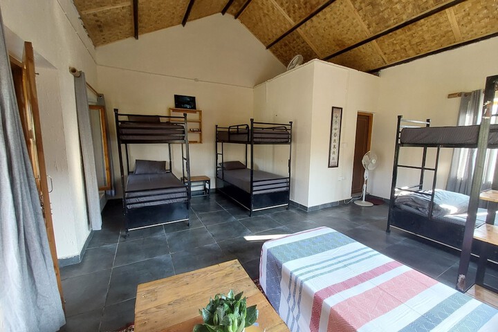 Room 4 of 7