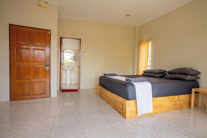 Room 10 of 64
