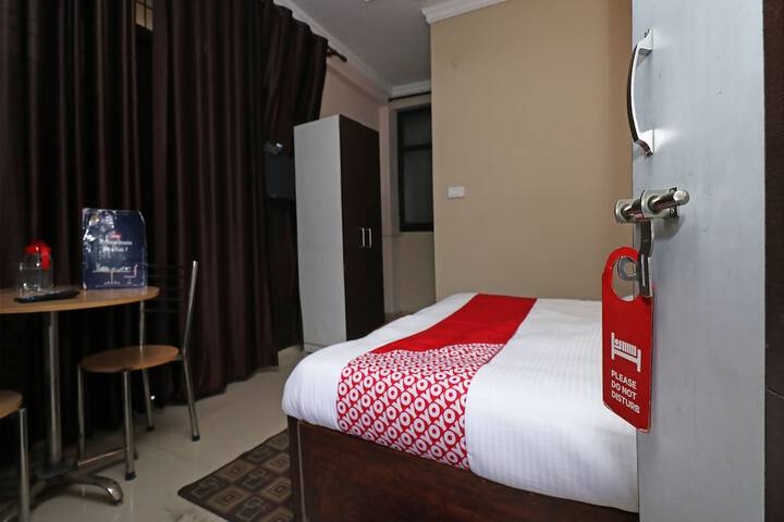 Room 18 of 25