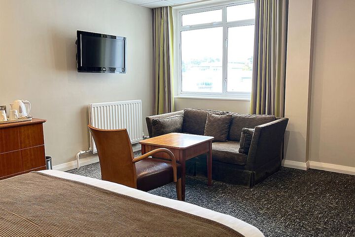 Room 33 of 84