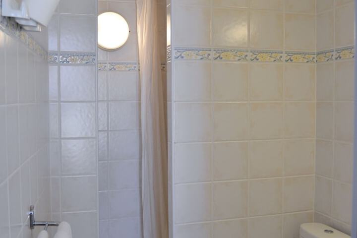 Room 30 of 47