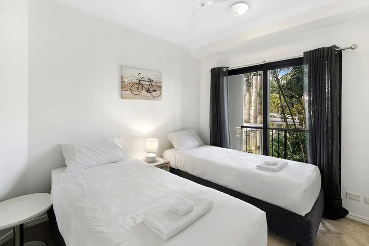 Room 2 of 16