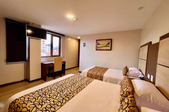 Room 17 of 31