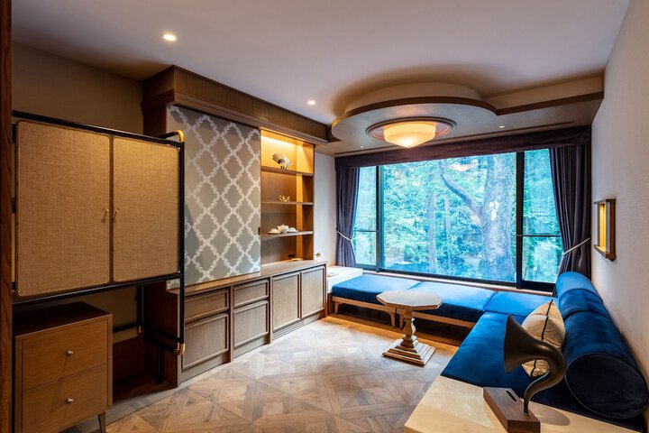 Room 5 of 25
