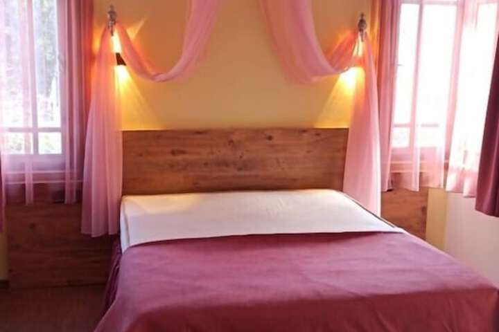 Room 3 of 20
