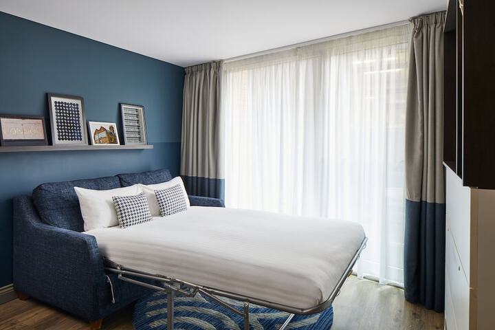 Room 32 of 63