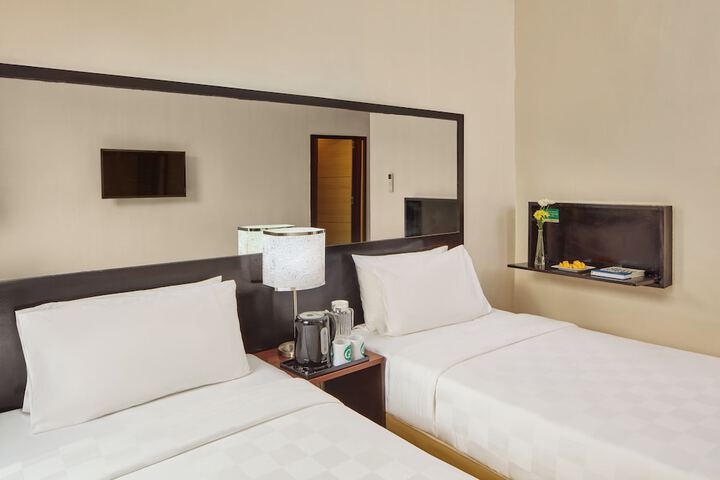 Room 7 of 32
