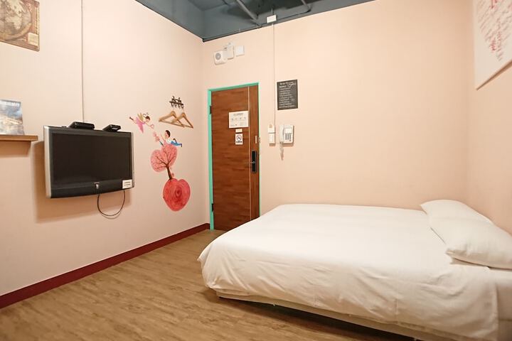 Room 71 of 93