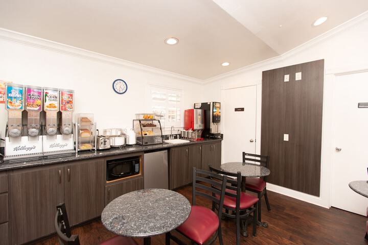 Breakfast area