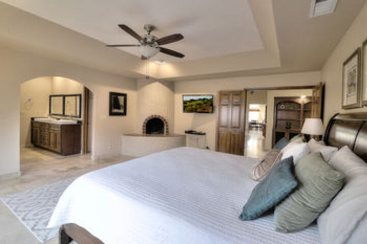 Room 7 of 17