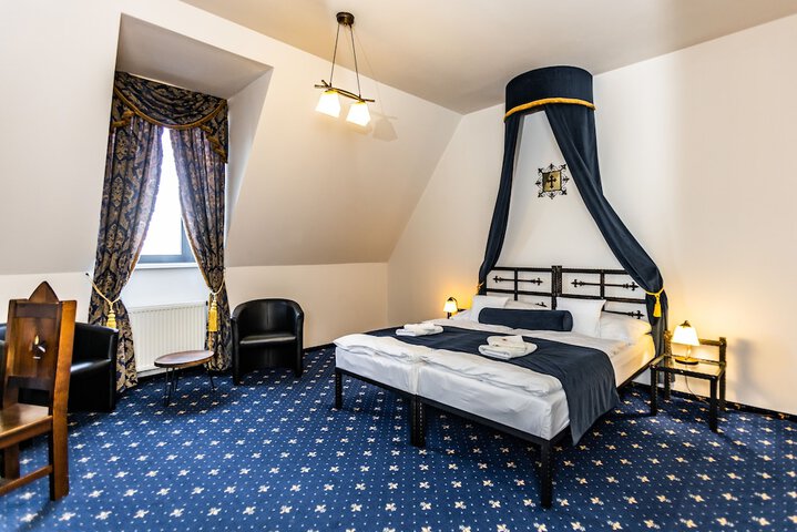 Room 6 of 54