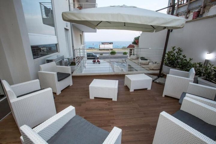 Terrace/Patio 7 of 56