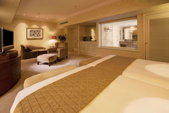 Room 27 of 169