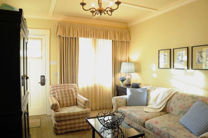 Signature Suite (9 of 12)