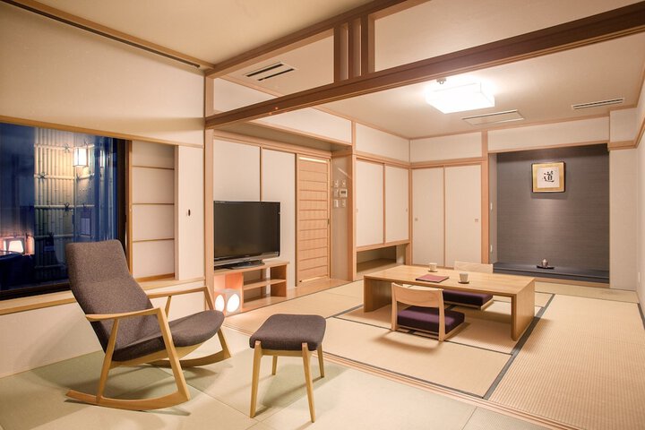 Room 6 of 146