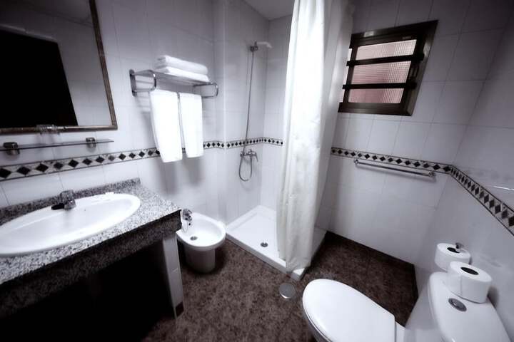 Room 18 of 37