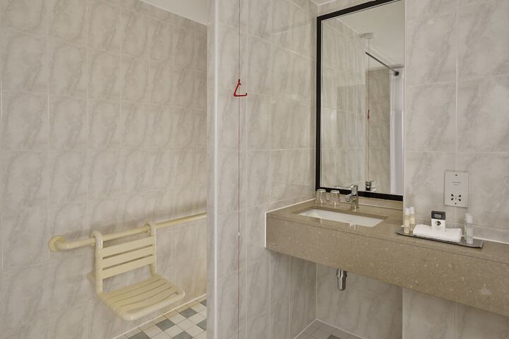 Room 22 of 46