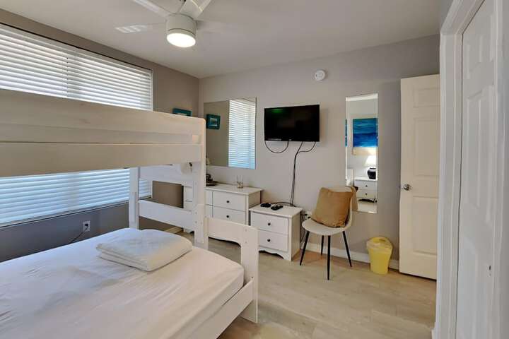 Room 12 of 118