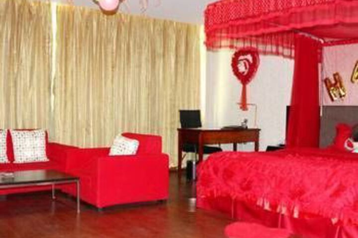 Room 6 of 11