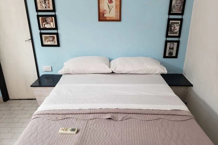 Room 8 of 11